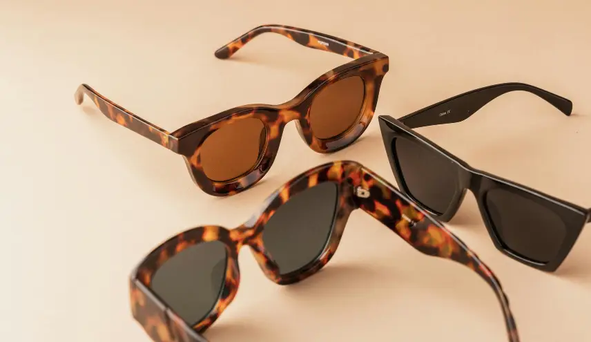 Montures solaires adaptées à la vue